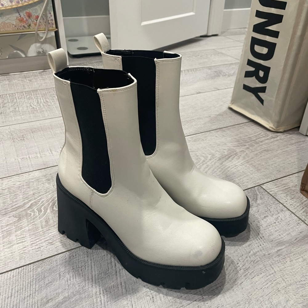 White boot